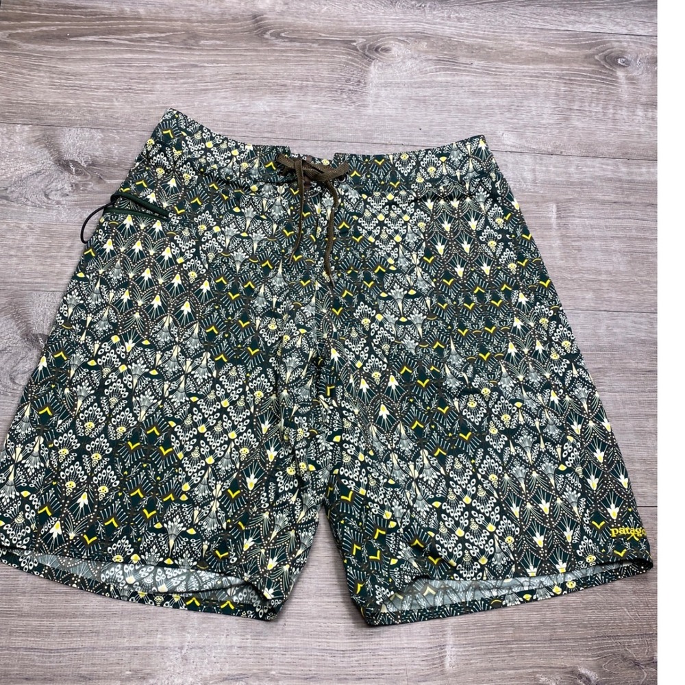 Patagonia Board Shorts Mens 30 Green Yellow Geometric Peacock Swim Trunks 86556